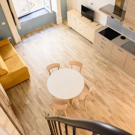 Apartment Vico Sedil Capuano 21