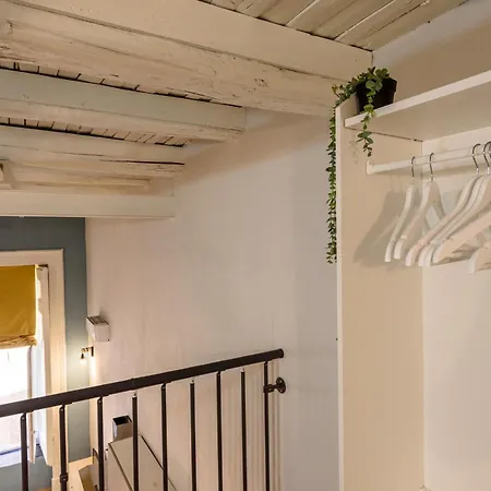 Apartment Vico Sedil Capuano 21 Naples